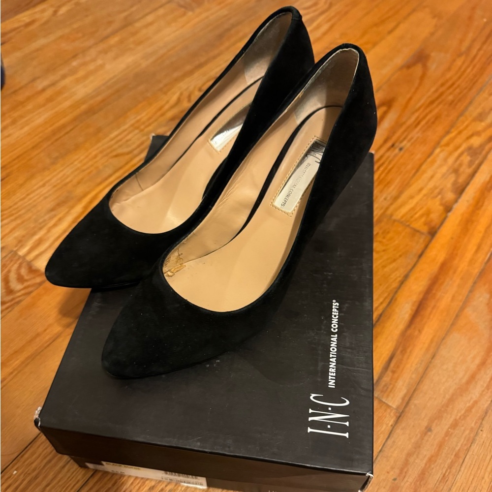 INC International Concepts Black Suede Zitah Pumps 6.5M